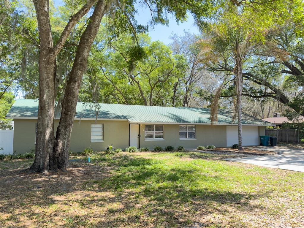 Property for sale at 207 MANDARIN LN, FRUITLAND PARK, FL, 34731