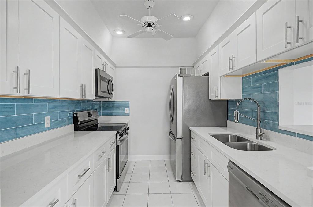 Property for sale at 519 PLAZA SEVILLE COURT UNIT 39, TREASURE ISLAND, FL, 33706