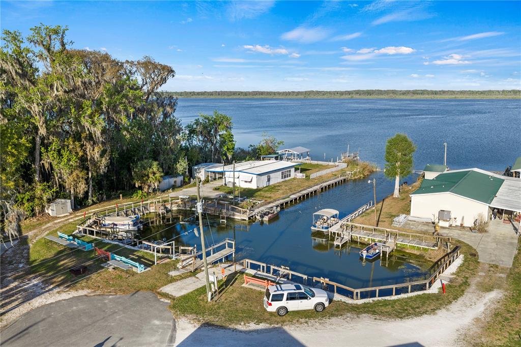 Property for sale at 942 CR 461, LAKE PANASOFFKEE, FL, 33538