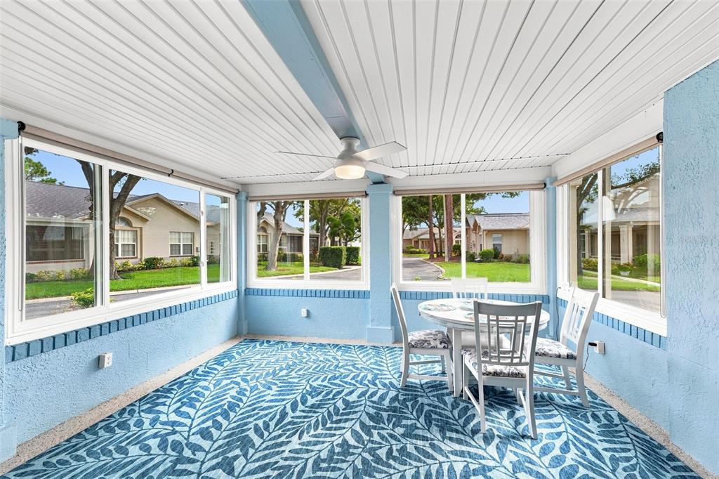 Bright and beautiful all glass Florida room!