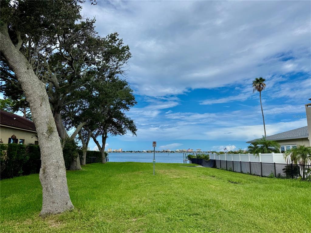 Walk down the block to amqzing water views