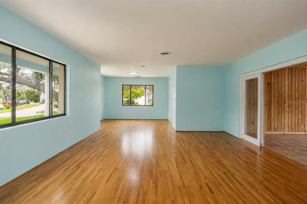 Property for sale at 1460 N PENINSULA DRIVE, DAYTONA BEACH, FL, 32118