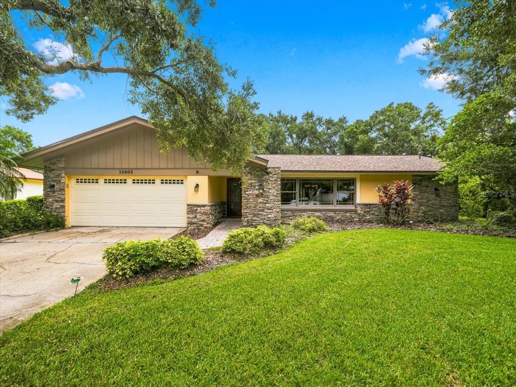 Property for sale at 13903 MIDDLE PARK DRIVE, TAMPA, FL, 33624