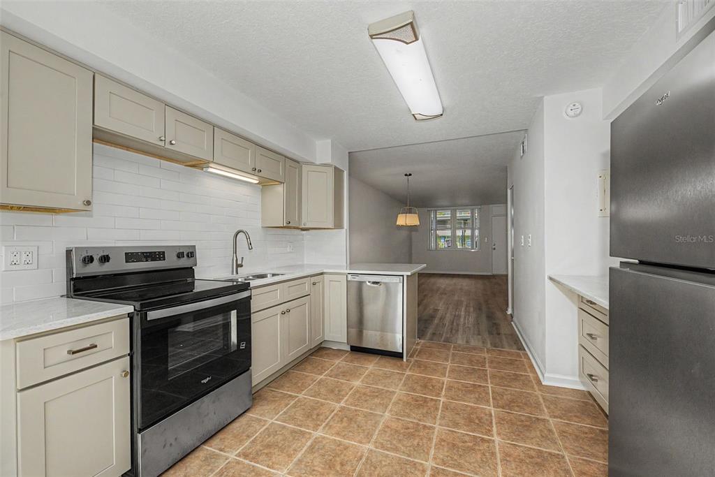 Property for sale at 4715 BAY STREET NE UNIT 127, ST PETERSBURG, FL, 33703