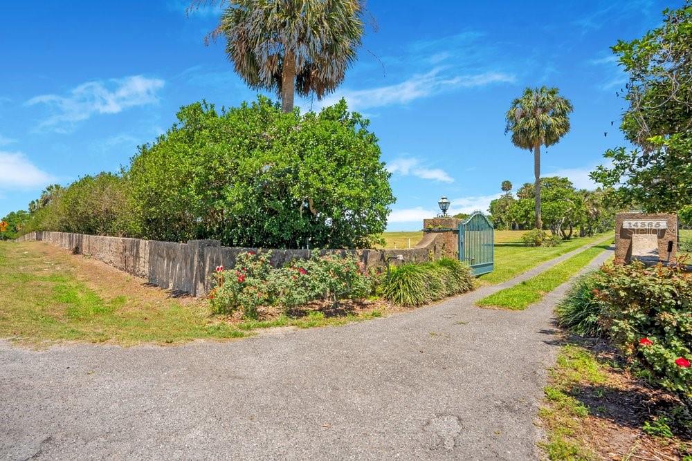 Property for sale at 14365 SE HIGHWAY 42, WEIRSDALE, FL, 32195