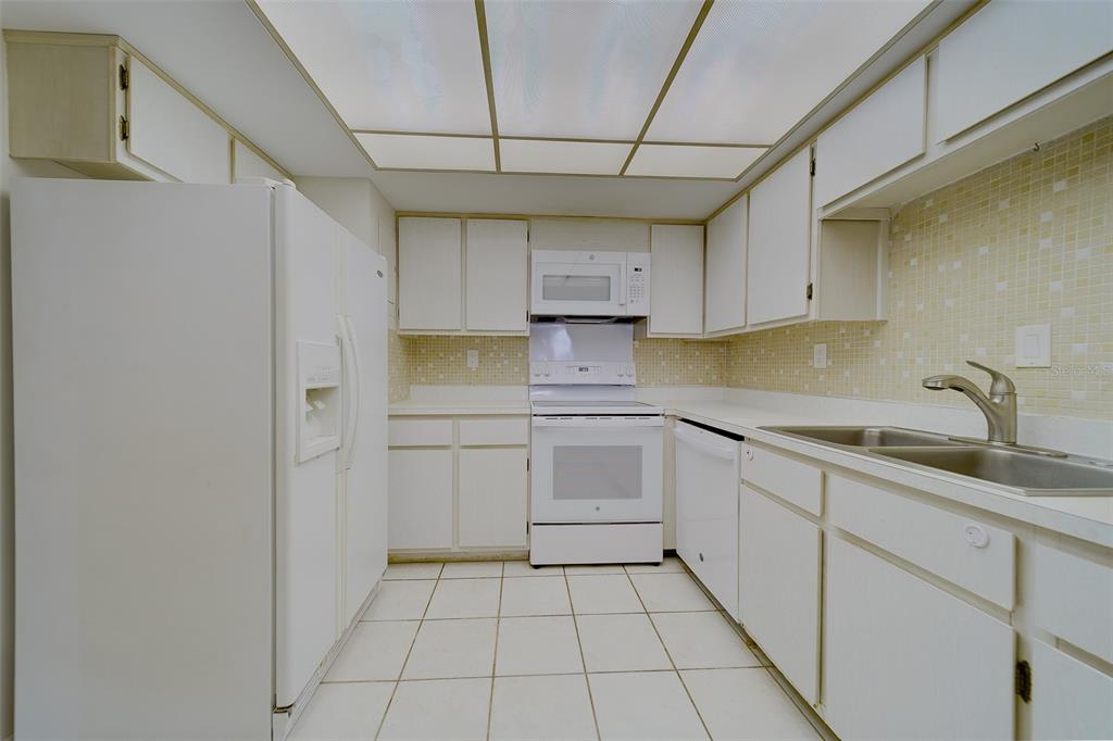 Property for sale at 17920 GULF BOULEVARD UNIT 1408, REDINGTON SHORES, FL, 33708