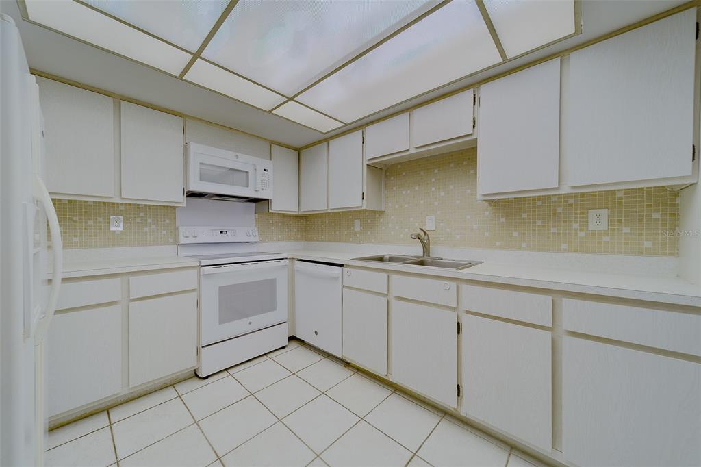 Property for sale at 17920 GULF BOULEVARD UNIT 1408, REDINGTON SHORES, FL, 33708