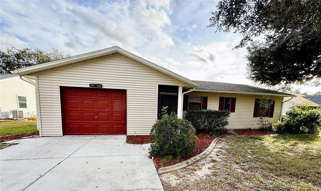 Property for sale at 2105 GREENLAW COURT UNIT 2105, LEESBURG, FL, 34788