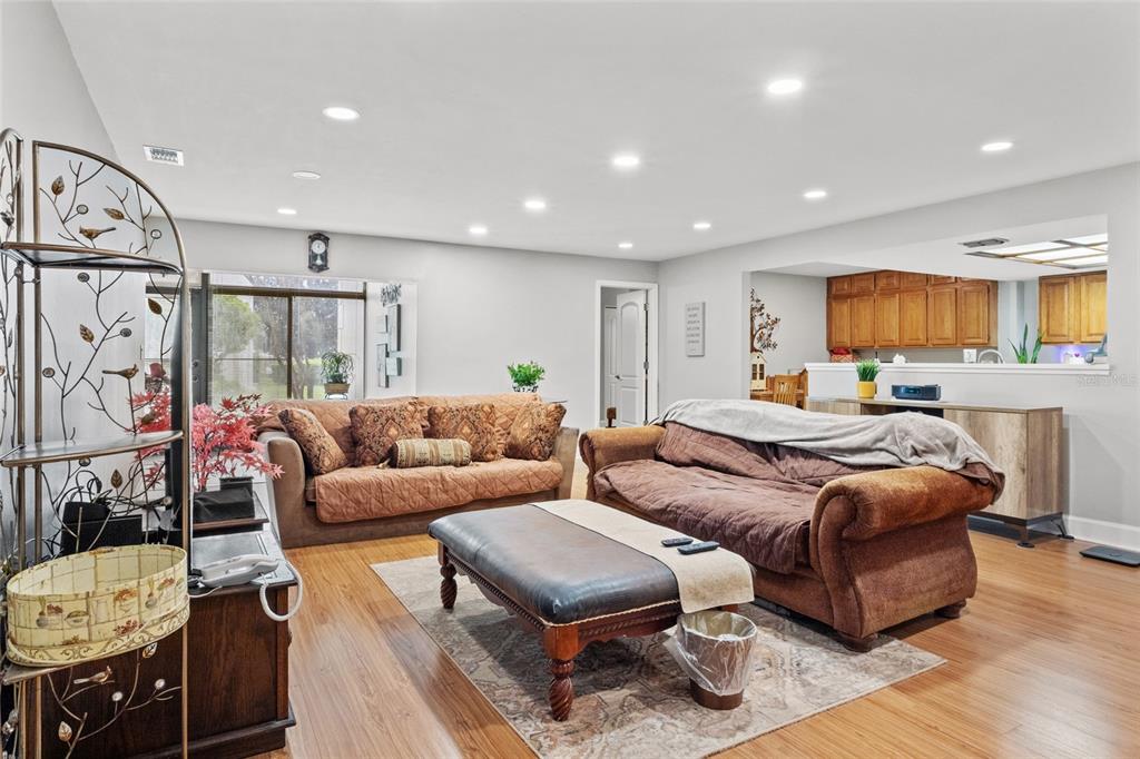 Property for sale at 13140 VILLAGE CHASE CIRCLE UNIT 13140, TAMPA, FL, 33618