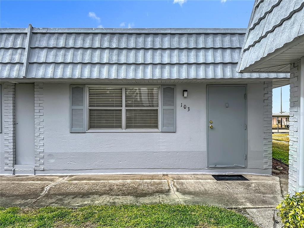 Property for sale at 202 BEDFORD TRAIL UNIT 103, SUN CITY CENTER, FL, 33573