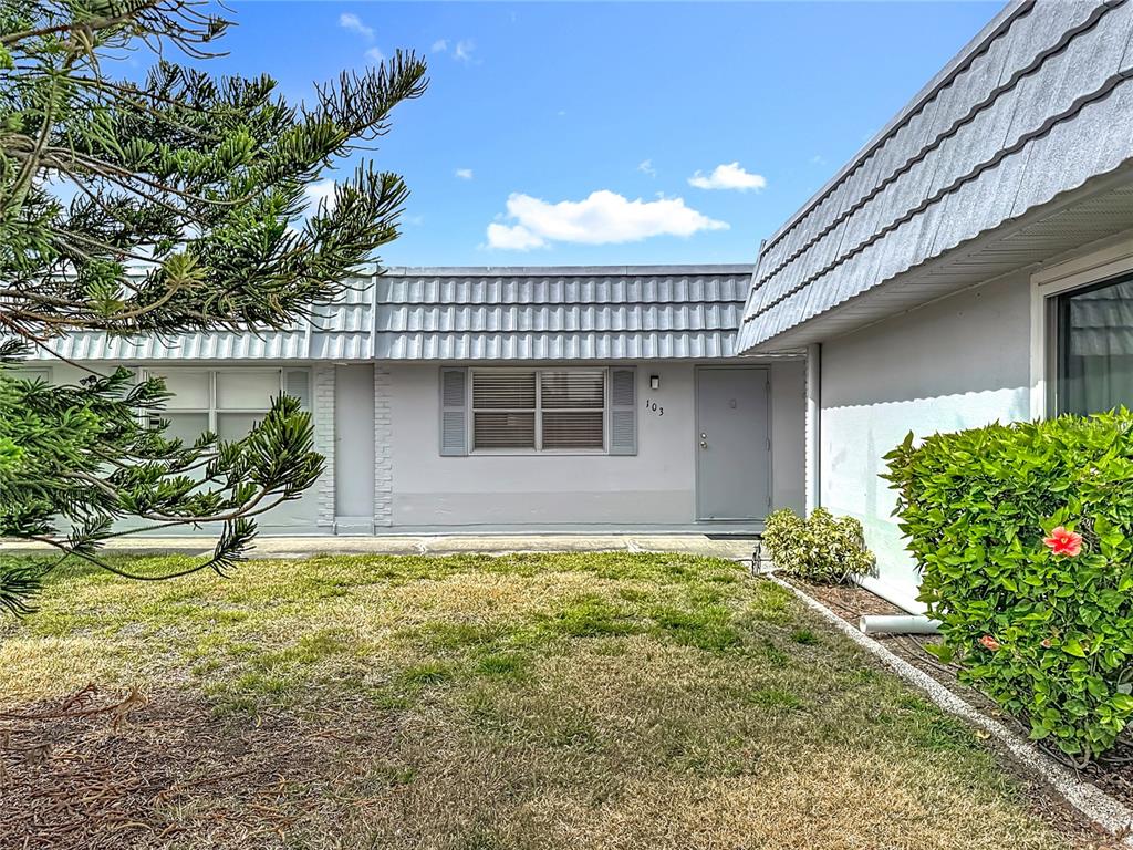Property for sale at 202 BEDFORD TRAIL UNIT 103, SUN CITY CENTER, FL, 33573