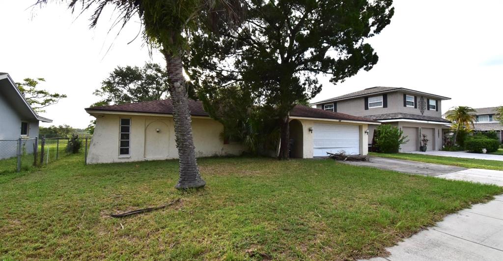 Property for sale at 704 LEMONWOOD DRIVE, OLDSMAR, FL, 34677