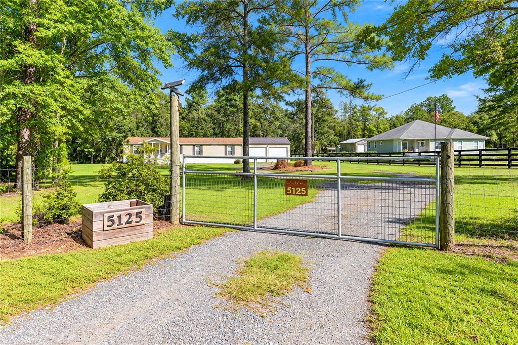 Property for sale at 5125 NE COUNTY ROAD 1469, HAWTHORNE, FL, 32640