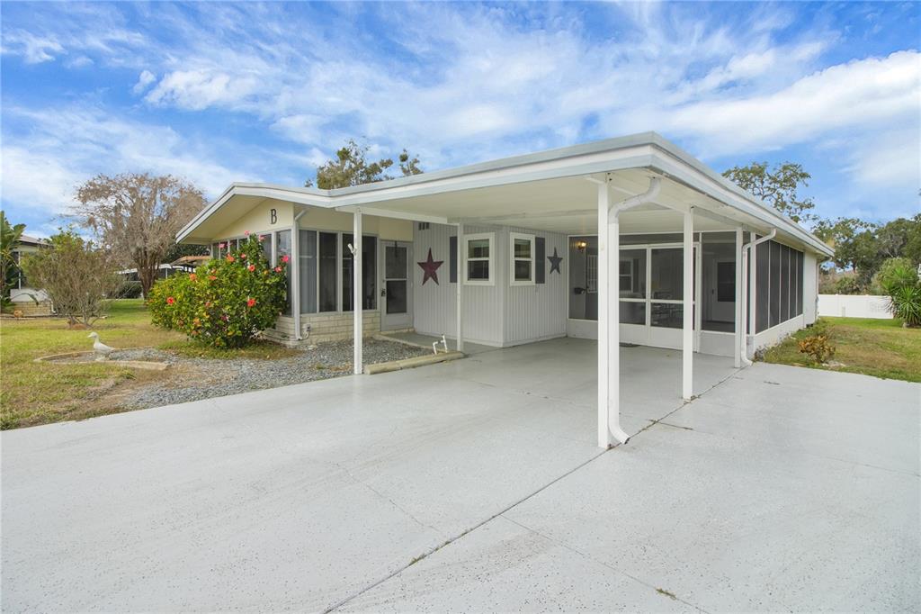 Property for sale at 11 ORANGEWOOD DRIVE, FRUITLAND PARK, FL, 34731