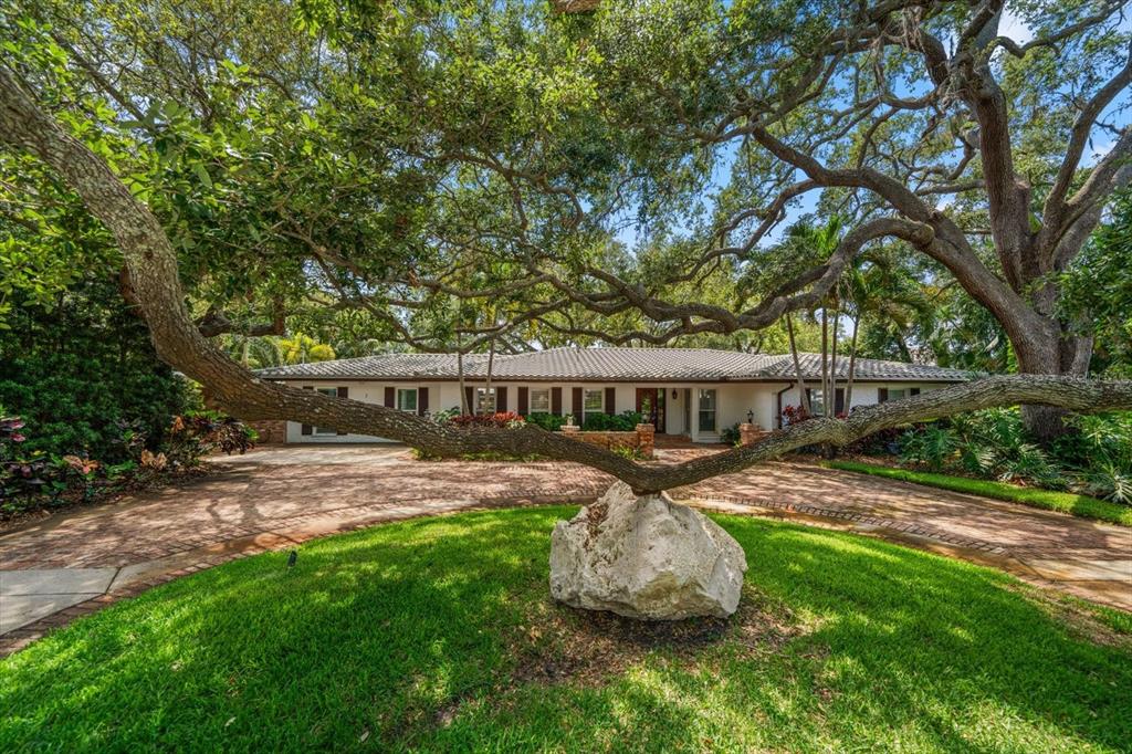Property for sale at 7 ROSERY LANE, BELLEAIR, FL, 33756
