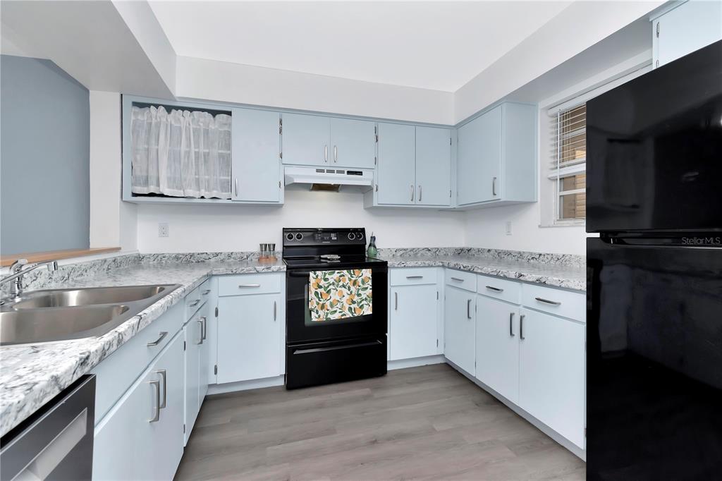 Property for sale at 6817 STONES THROW CIRCLE N UNIT 17203, ST PETERSBURG, FL, 33710
