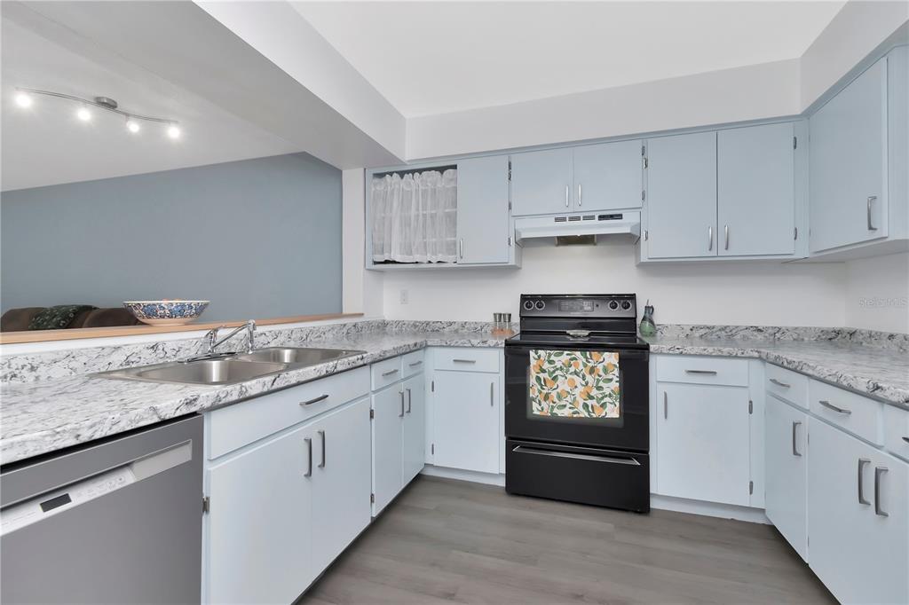 Property for sale at 6817 STONES THROW CIRCLE N UNIT 17203, ST PETERSBURG, FL, 33710