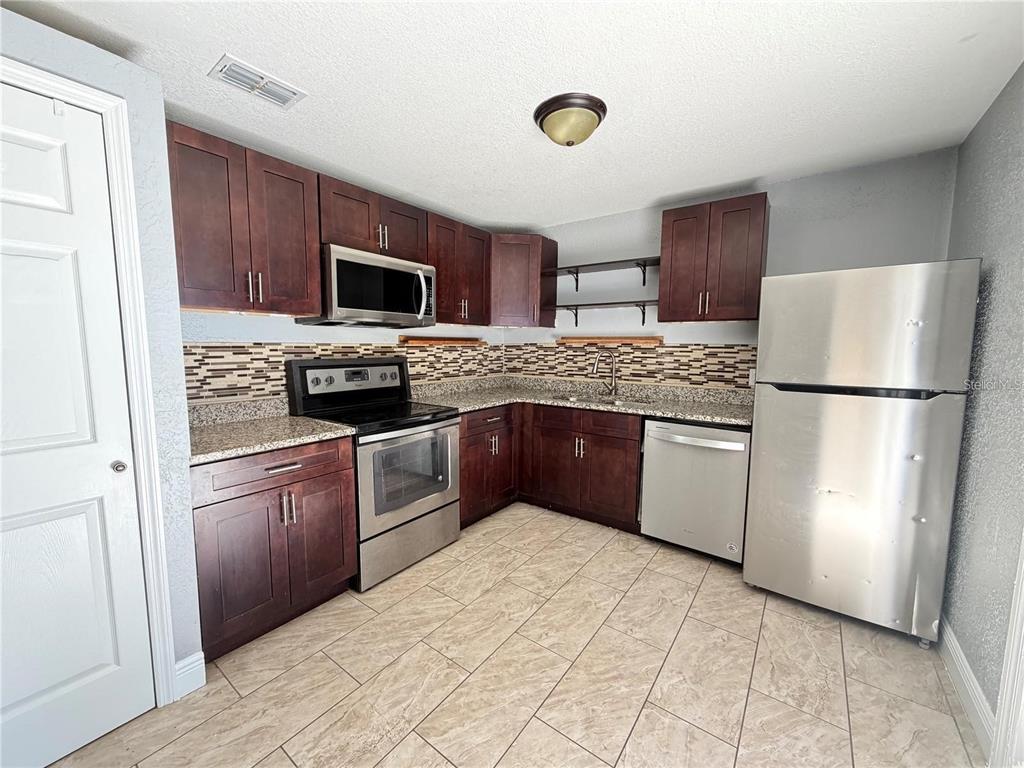 Property for sale at 922 MARTIN LUTHER KING BOULEVARD NE, WINTER HAVEN, FL, 33881