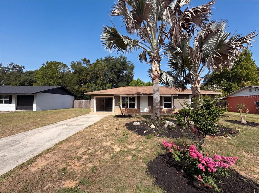 Property for sale at 505 OAK DRIVE, TAVARES, FL, 32778
