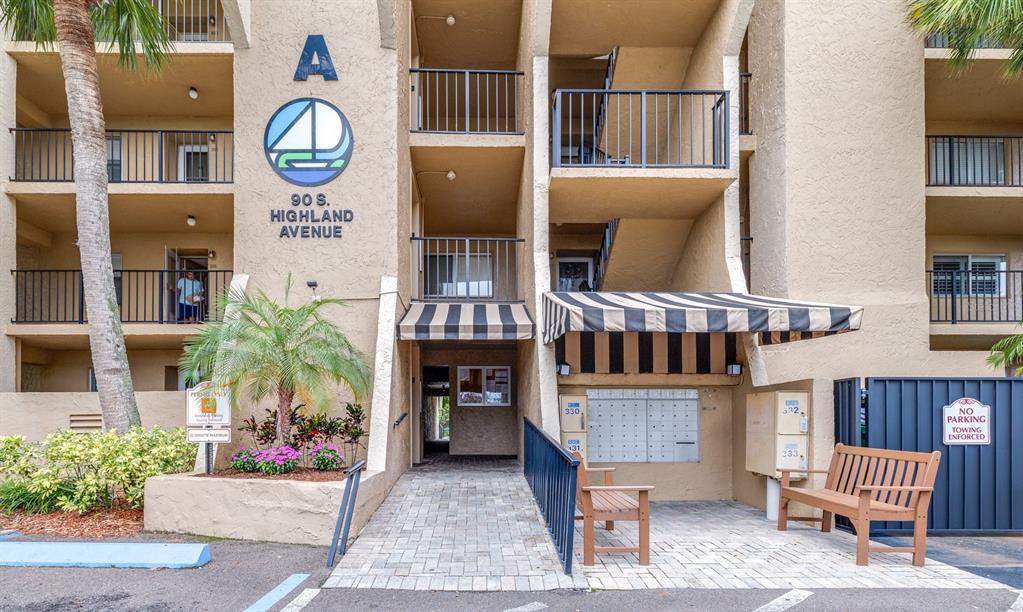 Property for sale at 90 S HIGHLAND AVENUE UNIT 110, TARPON SPRINGS, FL, 34689