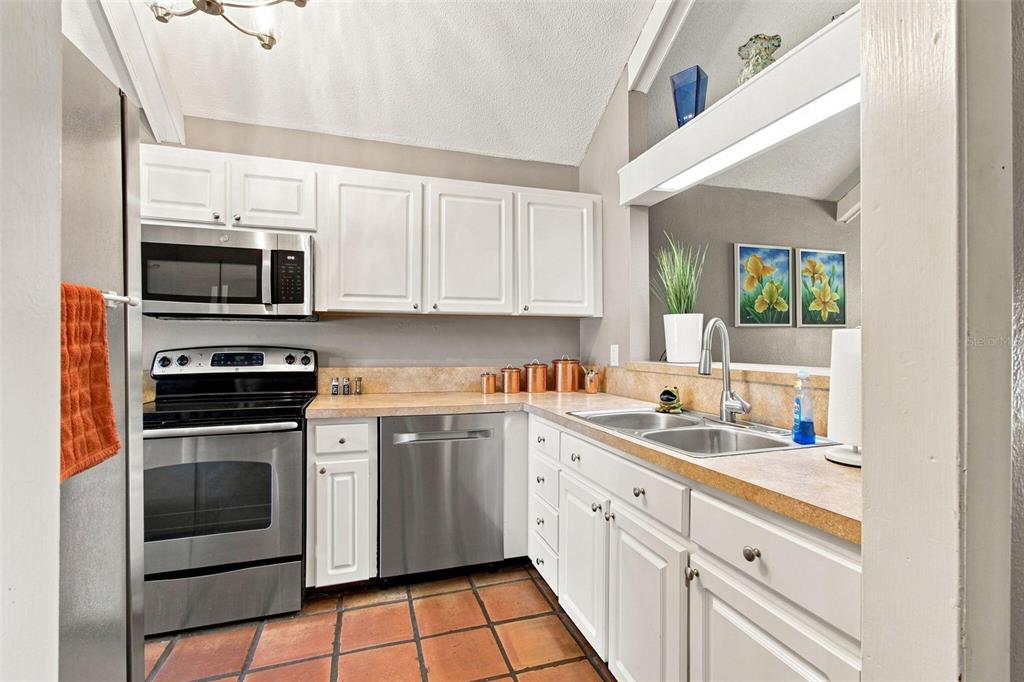Property for sale at 4130 MURIEL PLACE UNIT 5-C, TAMPA, FL, 33614