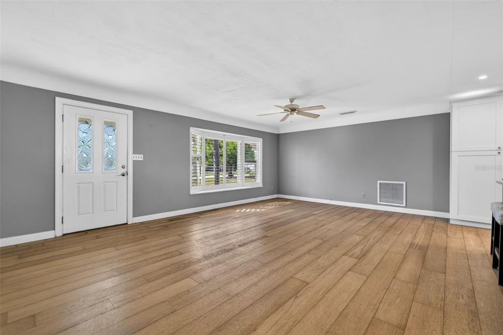 Property for sale at 1276 37TH AVENUE NE, ST PETERSBURG, FL, 33704