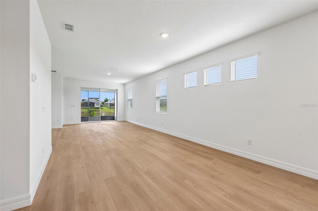 Property for sale at 3955 KENNEBUNK LOOP, MOUNT DORA, FL, 32757
