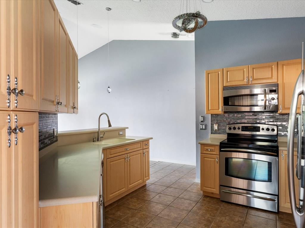 Property for sale at 5336 EDGEWATER WAY UNIT 11, OXFORD, FL, 34484