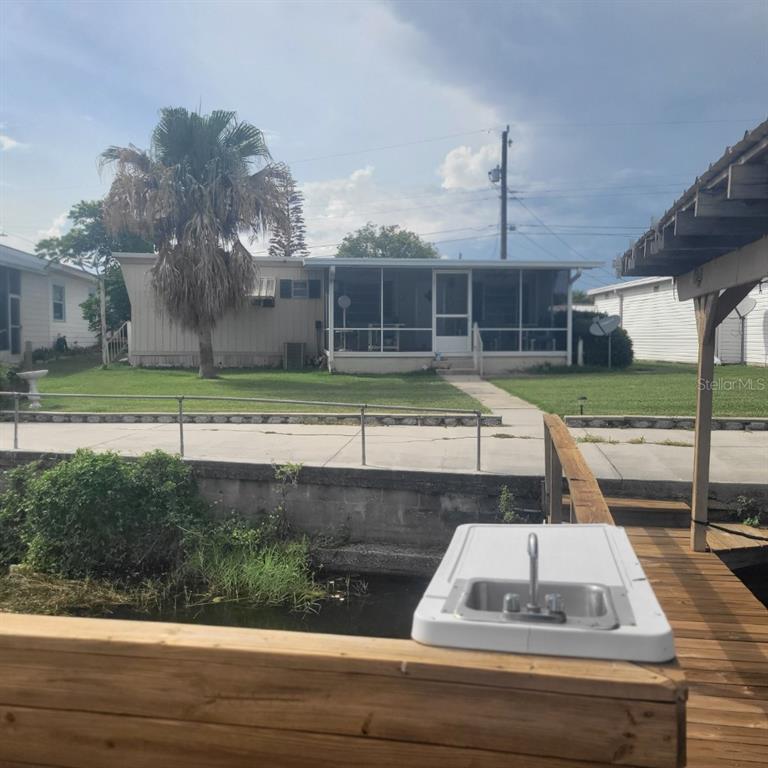 Property for sale at 1403 LAKEVIEW DRIVE, TAVARES, FL, 32778