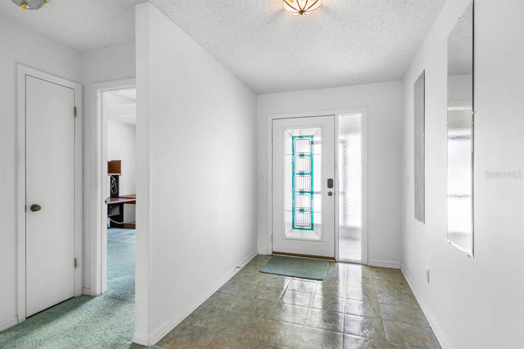 Property for sale at 2209 HARTLEBURY WAY UNIT 402, SUN CITY CENTER, FL, 33573