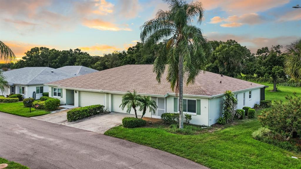 Property for sale at 2209 HARTLEBURY WAY UNIT 402, SUN CITY CENTER, FL, 33573