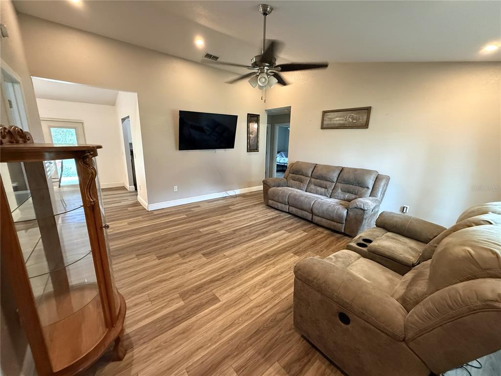 Property for sale at 10 EMERALD TRAIL, OCALA, FL, 34472