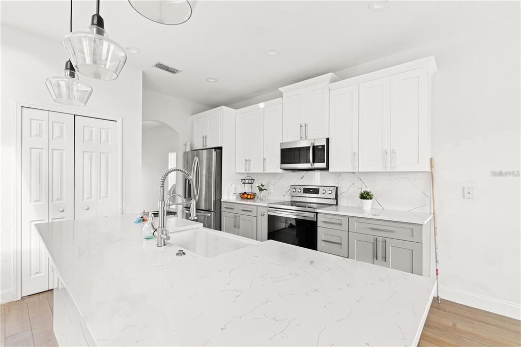 Property for sale at 351 BRIDGEWATER DRIVE, DAVENPORT, FL, 33897