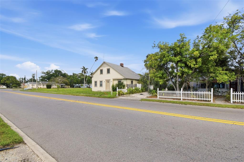 Property for sale at 2513 16TH AVENUE W, BRADENTON, FL, 34205