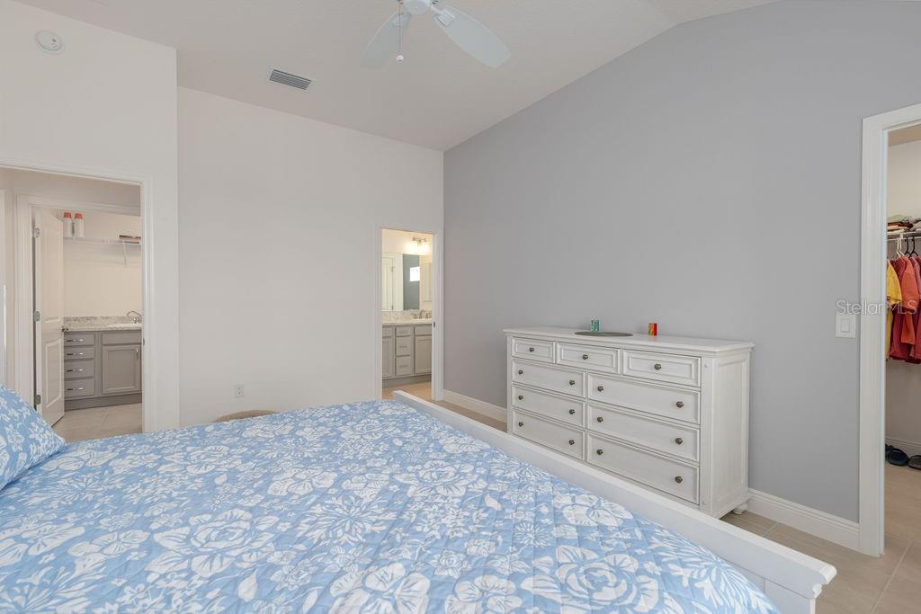 Property for sale at 2454 YOUNGMANN LOOP, THE VILLAGES, FL, 32163