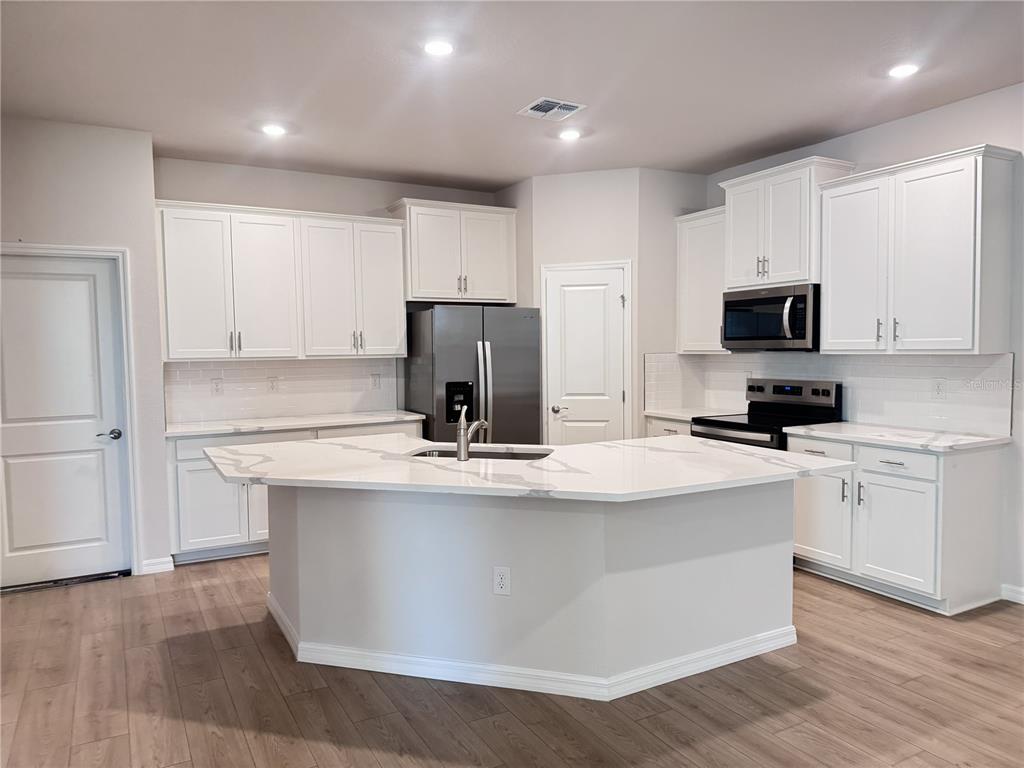 Property for sale at 18354 TAVERNSIDE TRAIL, LAKEWOOD RANCH, FL, 34211