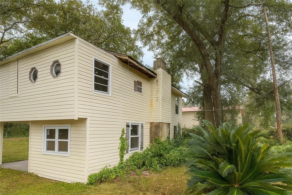 Property for sale at 20850 SE 156TH PLACE, UMATILLA, FL, 32784