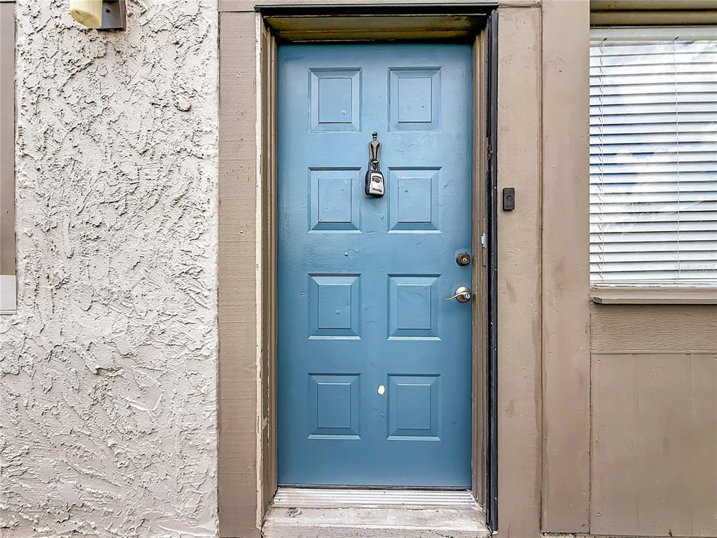 Property for sale at 6305 NEWTOWN CIRCLE UNIT 5B4, TAMPA, FL, 33615