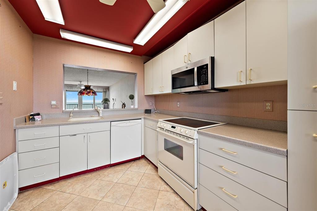 Property for sale at 1250 GULF BOULEVARD UNIT 706, CLEARWATER BEACH, FL, 33767