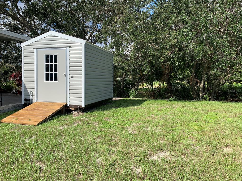 Property for sale at 223 N SAINT GEORGE CIRCLE, APOLLO BEACH, FL, 33572