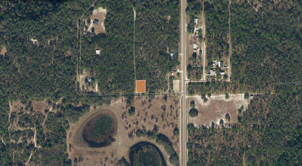 Property for sale at 22-10-24-7950-0090-0090 LAKE SHORE DRIVE, INTERLACHEN, FL, 32148