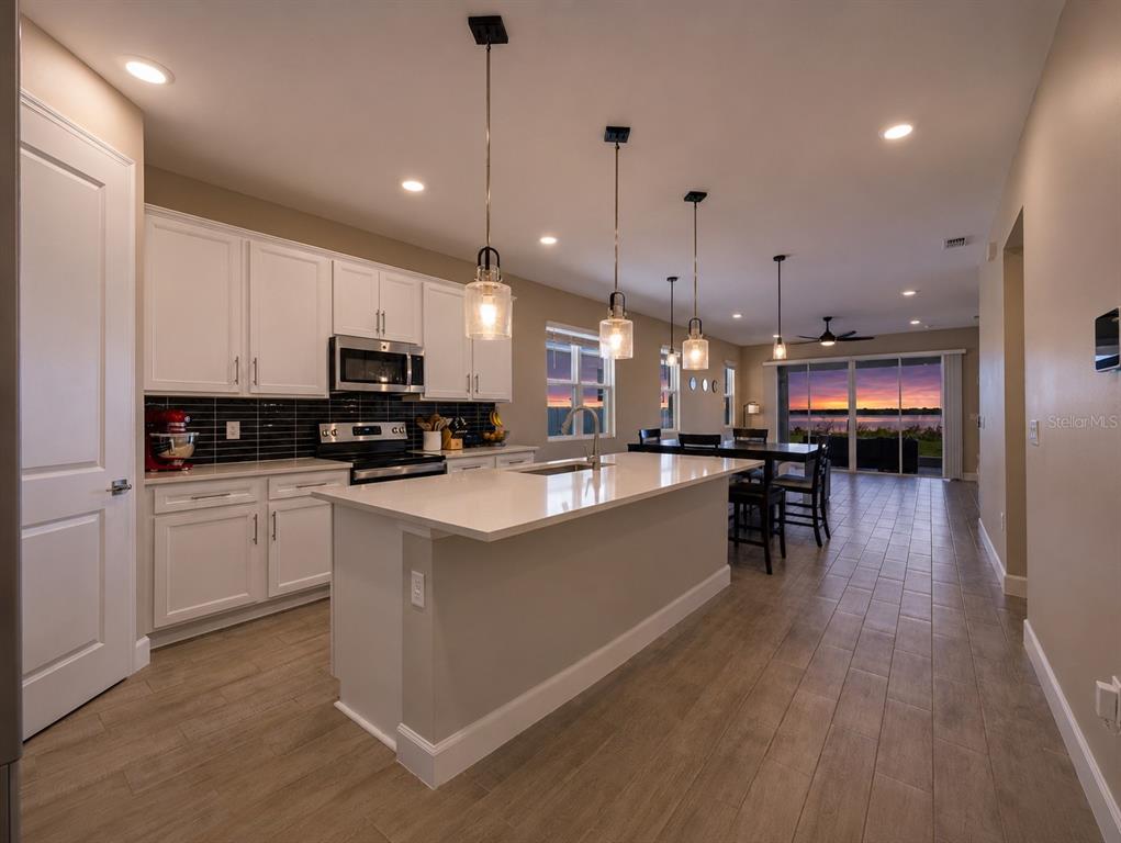 Property for sale at 984 GRIFFON AVENUE, LAKE ALFRED, FL, 33850