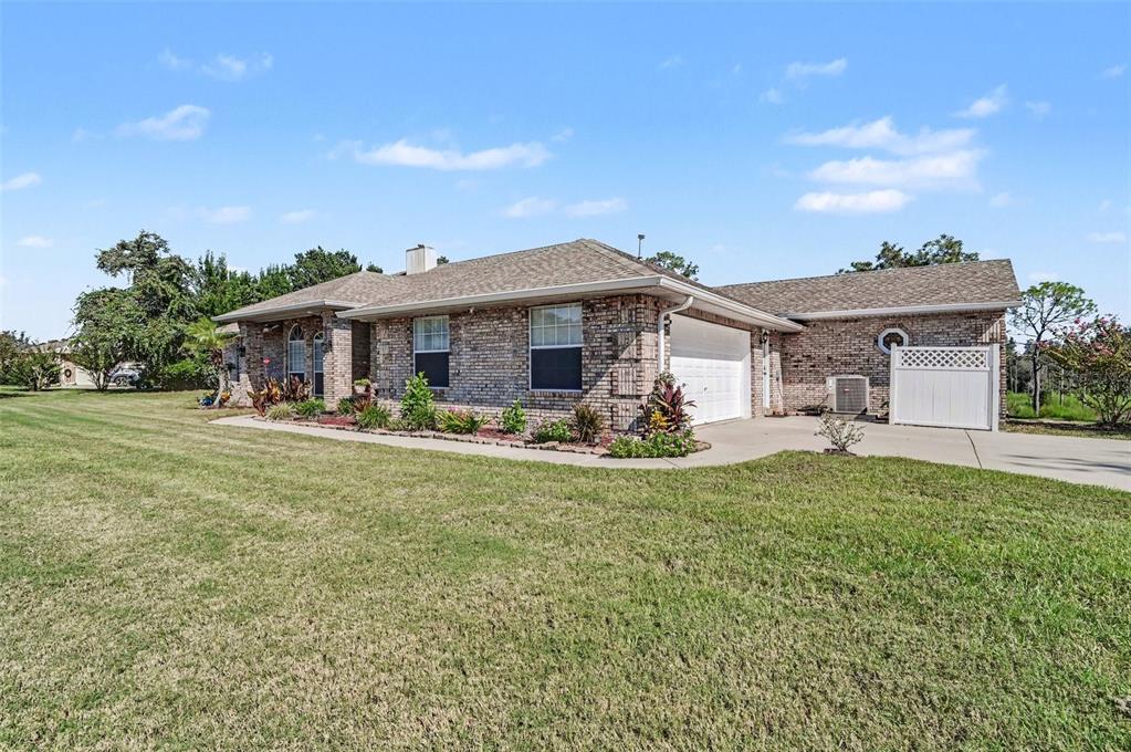 Property for sale at 2090 LAKEBREEZE WAY, DELTONA, FL, 32738