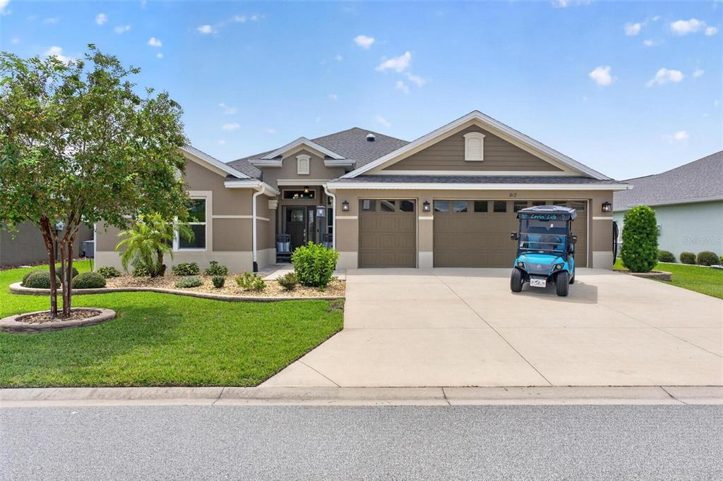Property for sale at 912 HUBBARD LOOP, THE VILLAGES, FL, 32163
