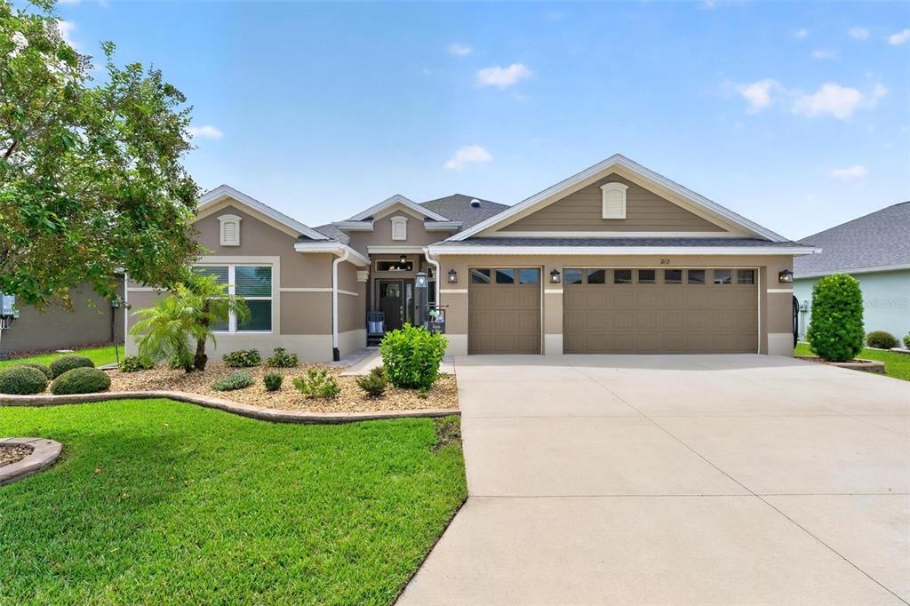 Property for sale at 912 HUBBARD LOOP, THE VILLAGES, FL, 32163