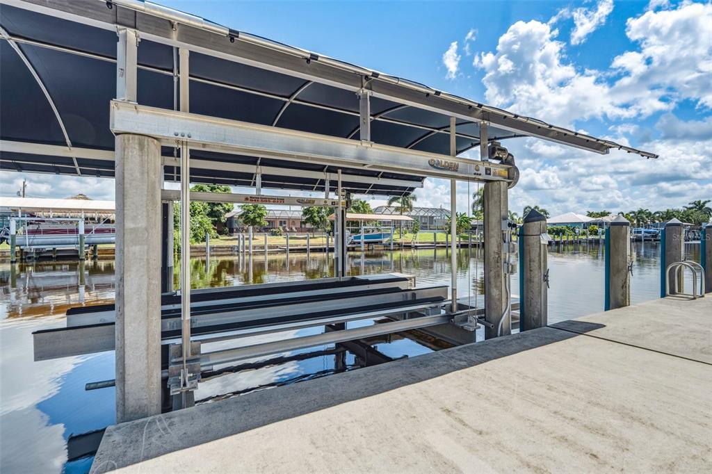 15,000 LB Boat Lift on Sailboat Canal