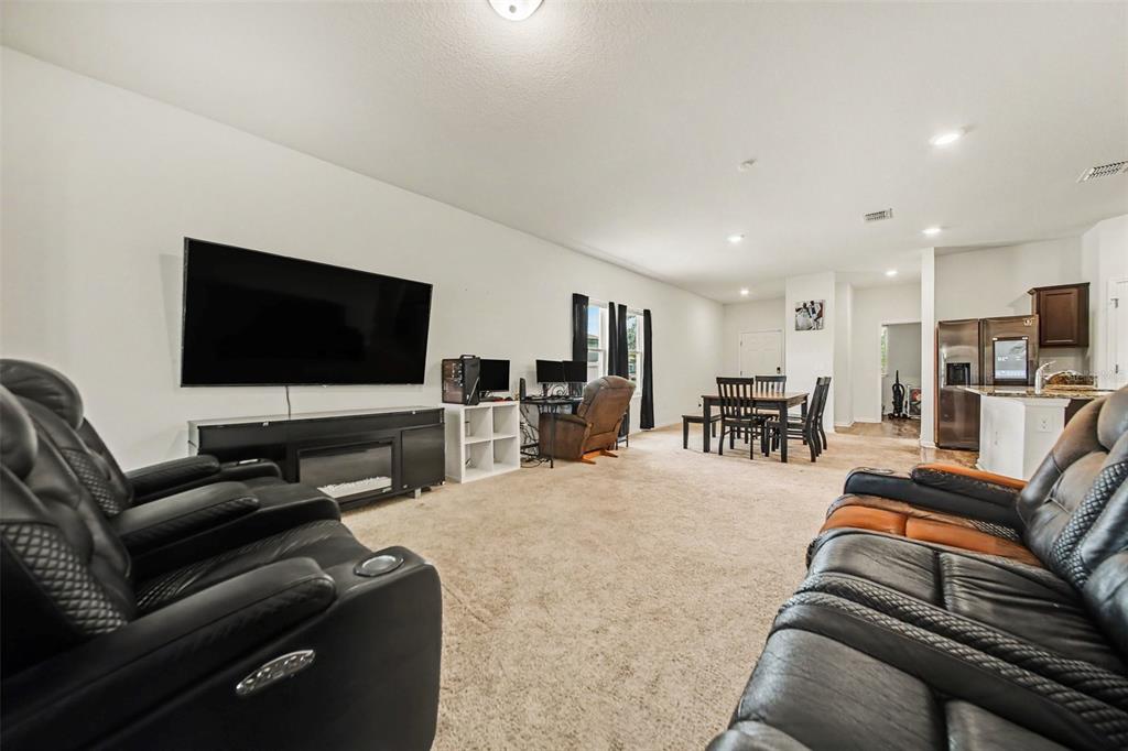 Property for sale at 1006 COMMUTER DR, DELTONA, FL, 32738