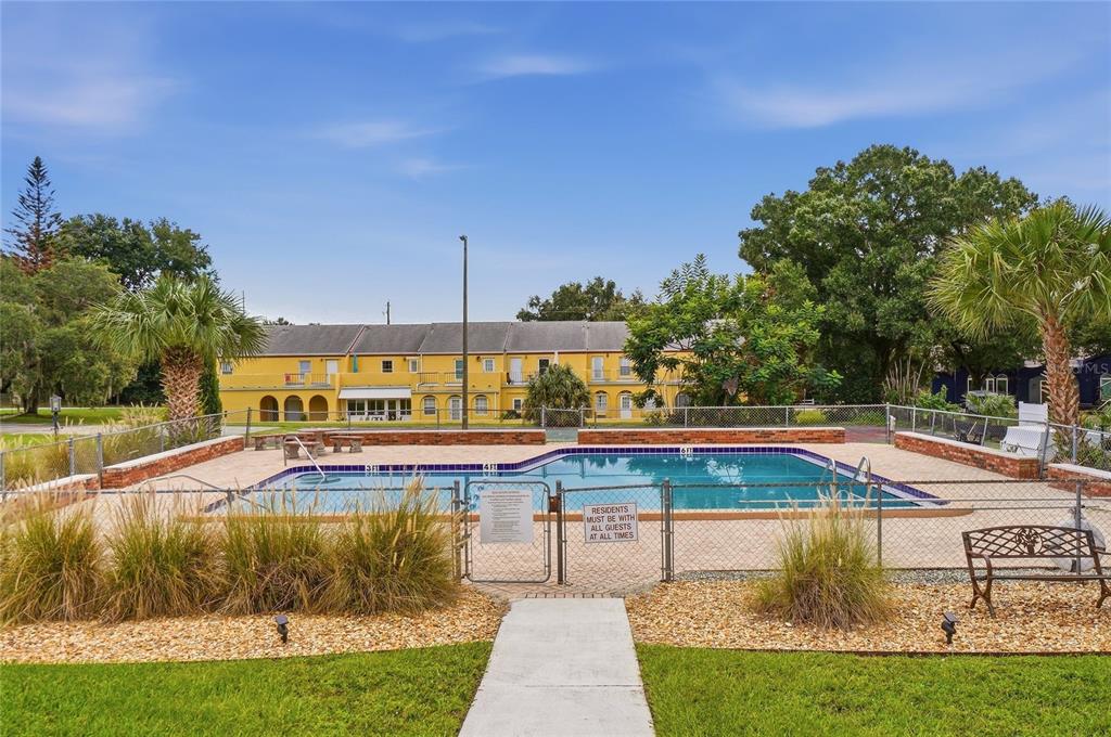 Property for sale at 5850 CYPRESS GARDENS BOULEVARD UNIT 303, WINTER HAVEN, FL, 33884