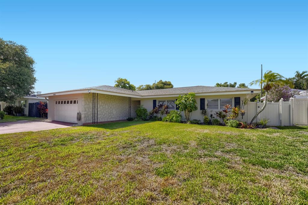 Property for sale at 13931 DOMINICA DRIVE, SEMINOLE, FL, 33776