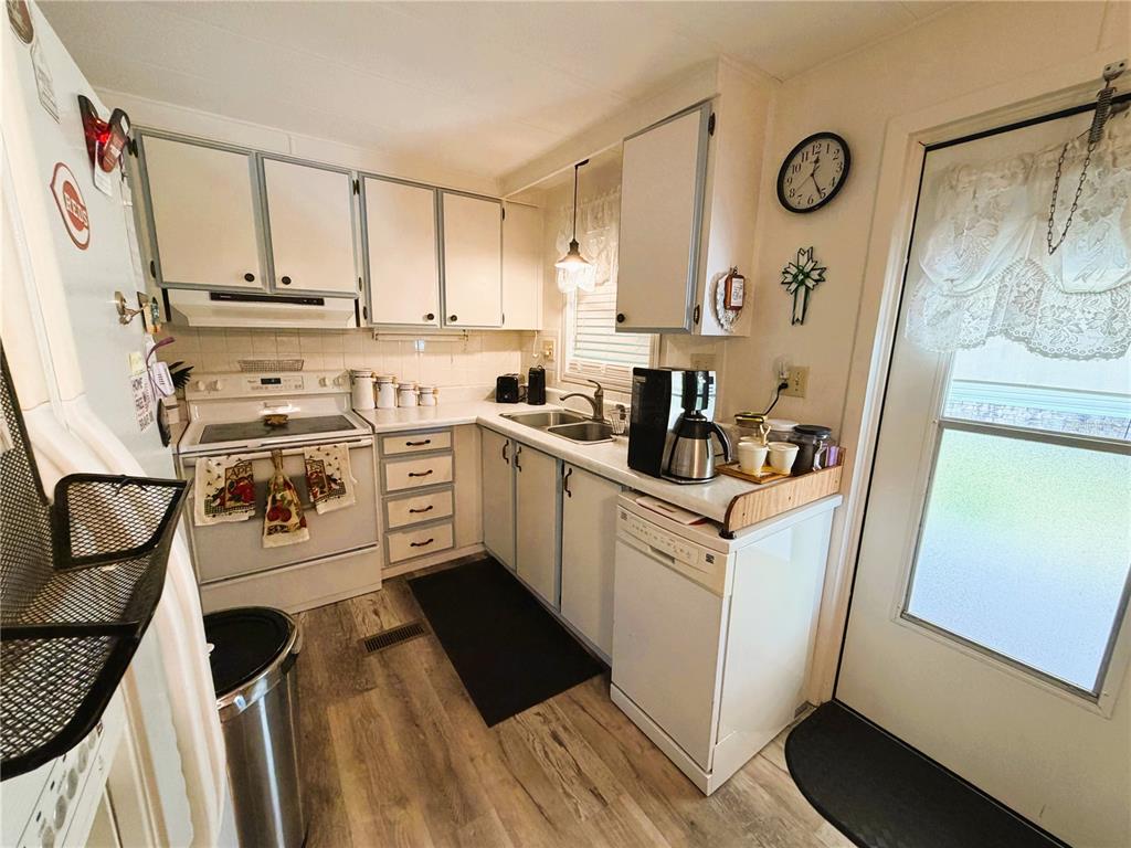 Property for sale at 428 PALO VERDE DRIVE, LEESBURG, FL, 34748